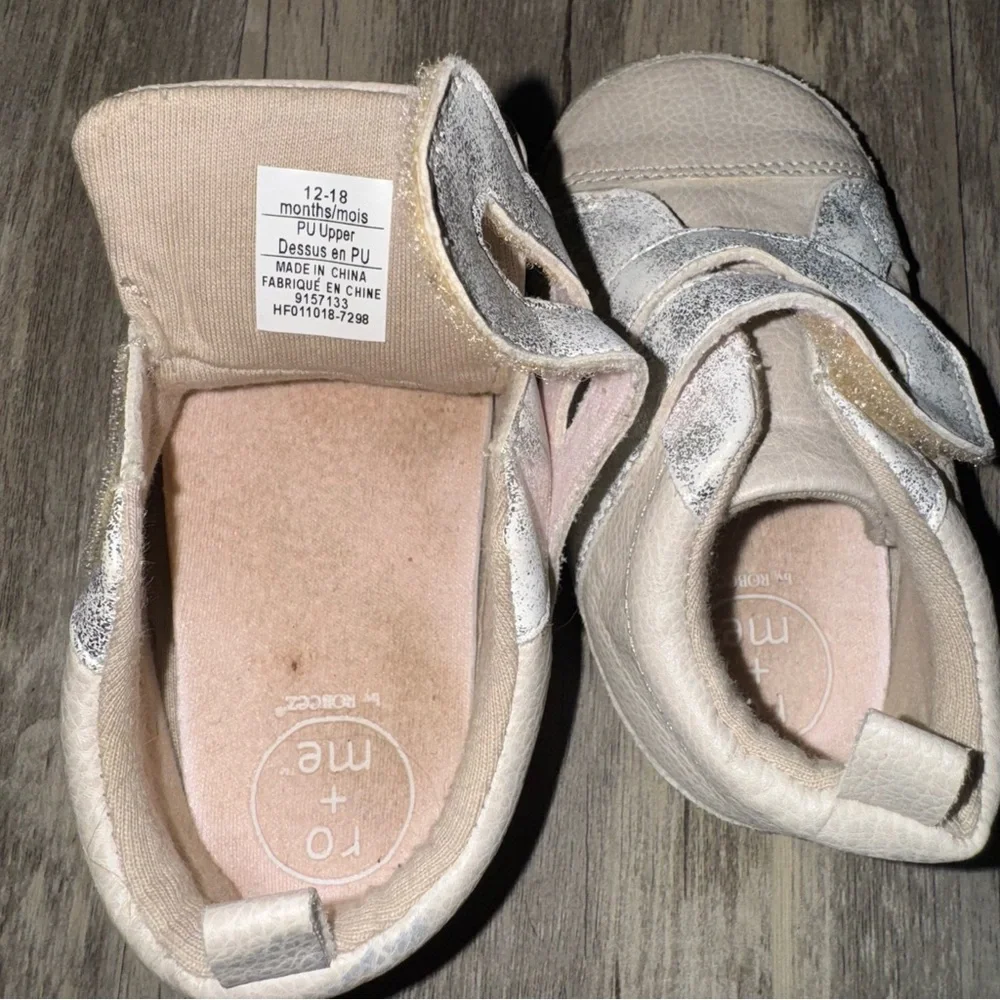 ☀️6/$20☀️ Baby Walker Shoes with Star Accents